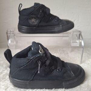 Converse Kids Black Canvas Sneakers Size 6c.